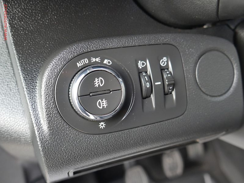 Opel Combo (2019) 1.5CDTi MAXi XL 7míst, 2.maj - fotka 13 z 19