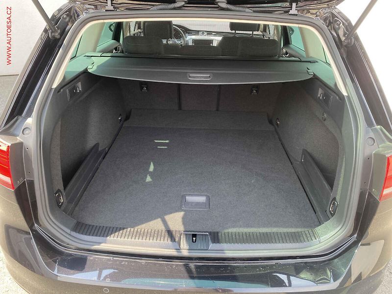 Volkswagen Passat (2018) 1.4 TSi, Comfortline, navi - fotka 7 z 18