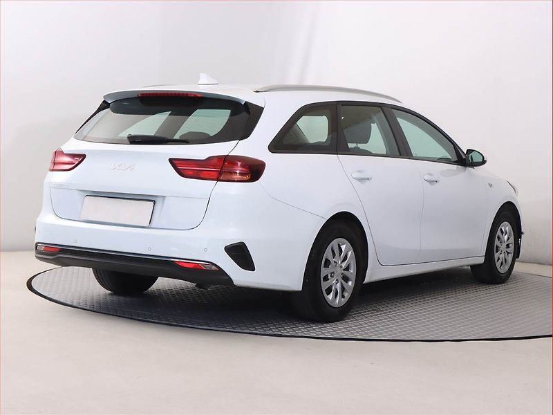 Kia Ceed (2023) 1.5 T-GDI, Serv.kniha - fotka 5 z 18