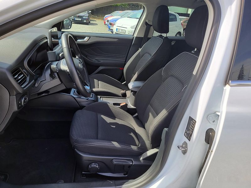 Ford Focus 1.0 EcoBoost mHEV 114kW TITAN. - fotka 7 z 50
