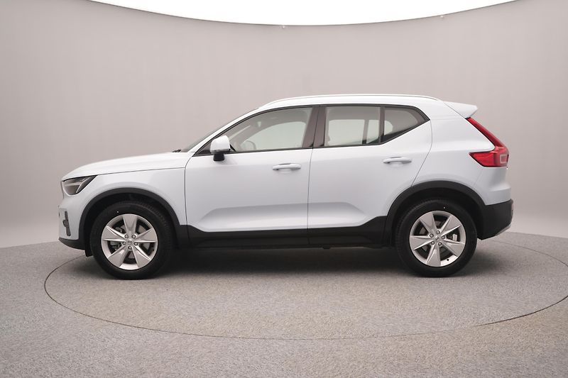 Volvo XC40 B3 CORE AUT CZ 1.maj - fotka 7 z 40
