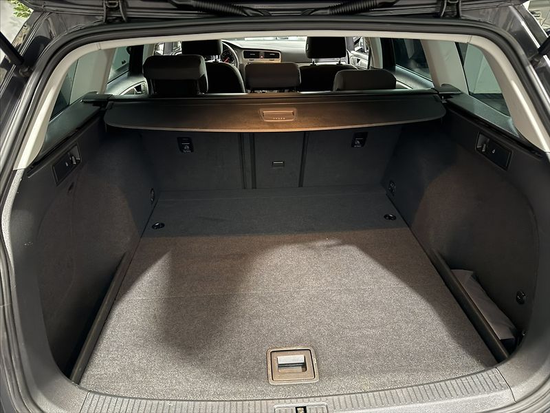 Volkswagen Golf 2,0   TDI 110KW NAVI SPORT ALU - fotka 24 z 45