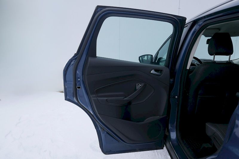 Ford Kuga (2019) 2.0 TDI 110kW M6° Titanium Plu - fotka 28 z 35
