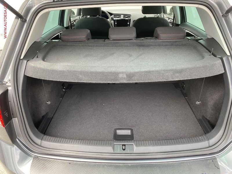 Volkswagen Golf (2017) 1.5 TSi, Sound, LED, navi, - fotka 7 z 18