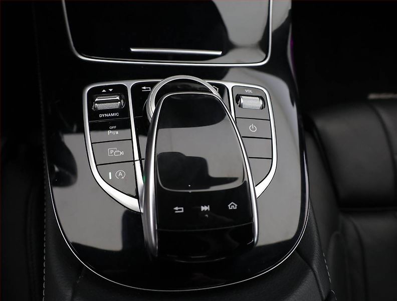 Mercedes-Benz CLS (2020) AMG line 400 d 4MATIC - fotka 13 z 20