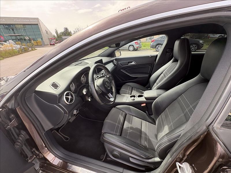 Mercedes-Benz CLA 2,2 220d 130kW,Bi-Xen,Kamera - fotka 3 z 35
