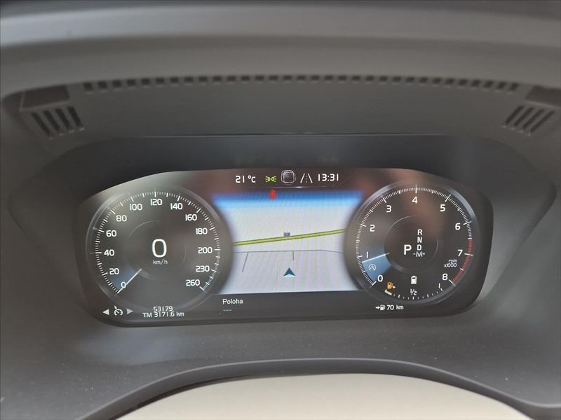 Volvo XC60 2,0 B5 AWD benzin Inscription - fotka 16 z 17