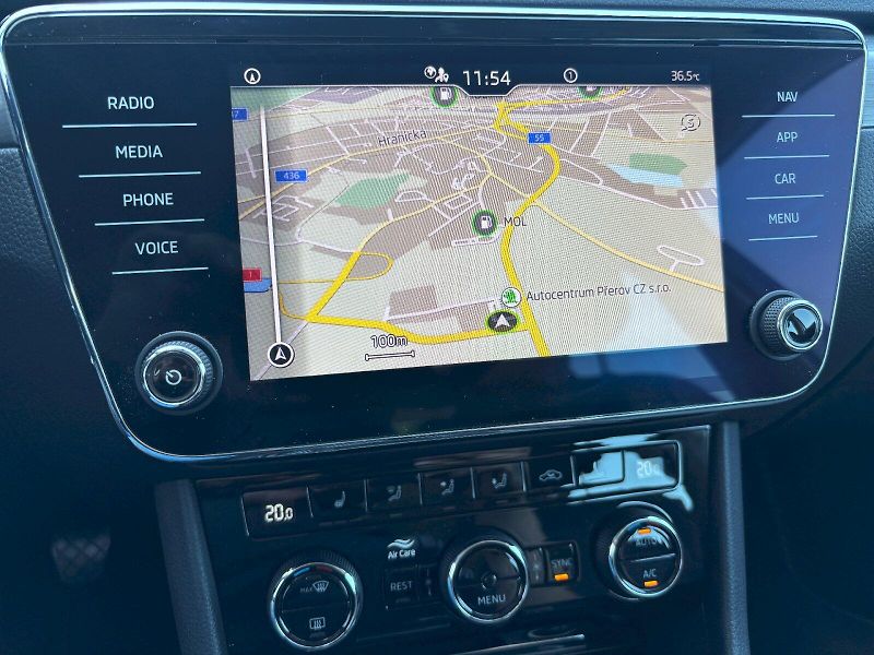Škoda Superb (2022) 2.0 TDI 110kW Style - fotka 17 z 35