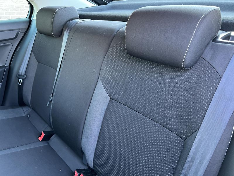 Škoda Rapid 1.2TSi 63kw PŮVOD ČR KLIMA ALU - fotka 24 z 37