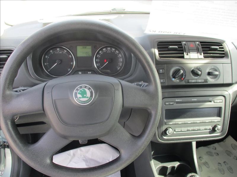 Škoda Fabia 1,2 TSI, klima, serv. kniha, - fotka 16 z 31