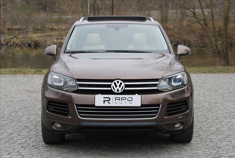 Volkswagen Touareg 3.0 TDI V6/PANOR/TAŽNÉ/NEZ.TOP - fotka 4 z 39
