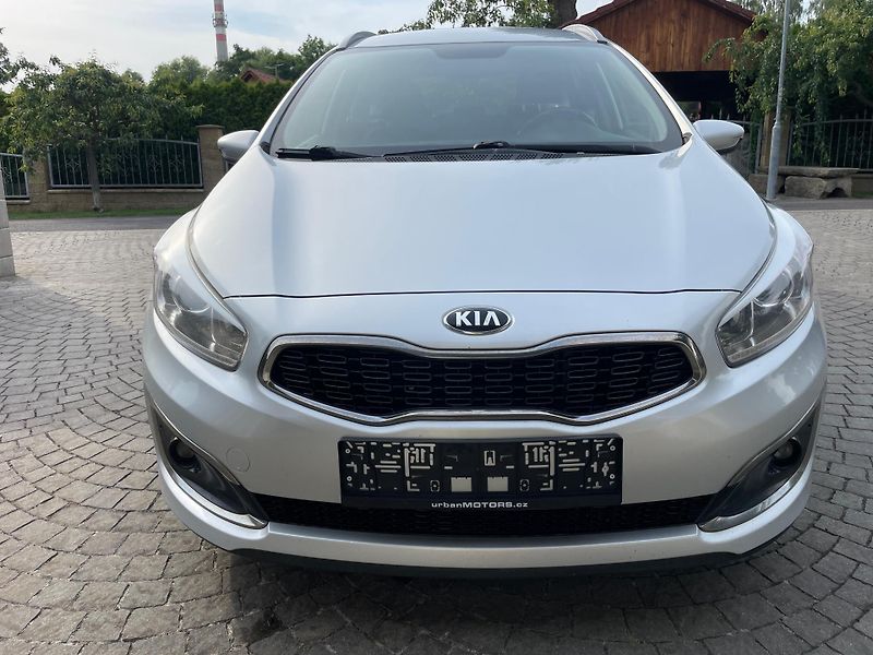 Kia Ceed 1,6 CRDi 100kW AUTOMAT - fotka 2 z 24