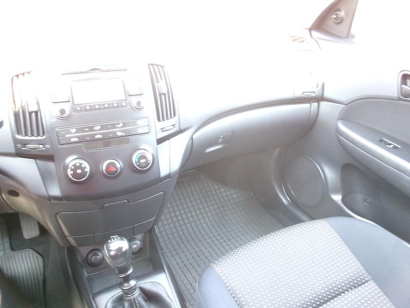 Hyundai i30 (2009) CW 1.6 CRDi KOUPENO ČR - fotka 10 z 10