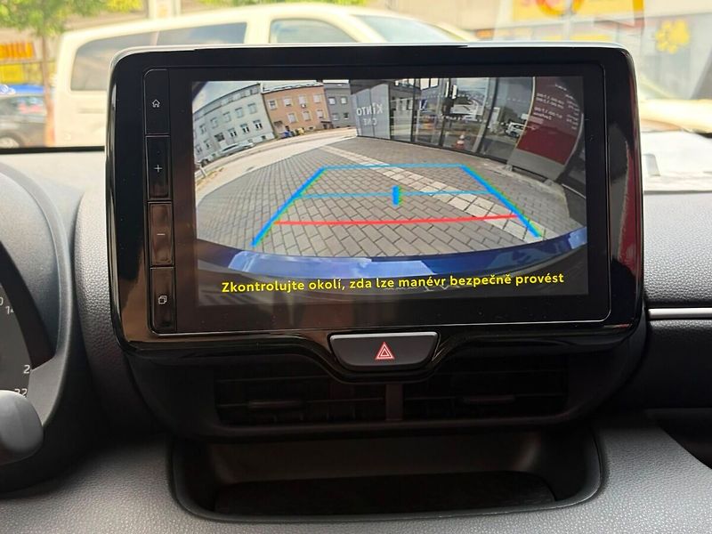 Toyota Yaris 1.5 Comfort business - fotka 11 z 17