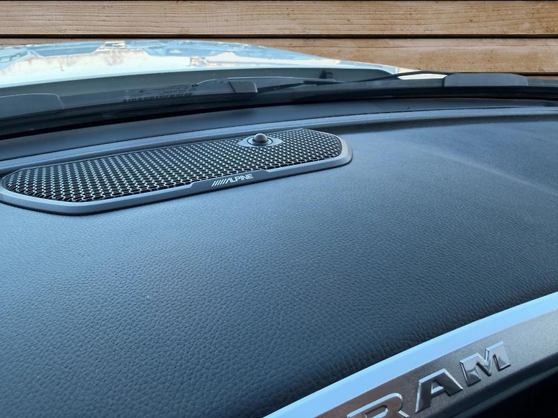 Dodge RAM (2022) +2500+LARAMIE+LPG+HEAVY DUTY+ - fotka 20 z 24