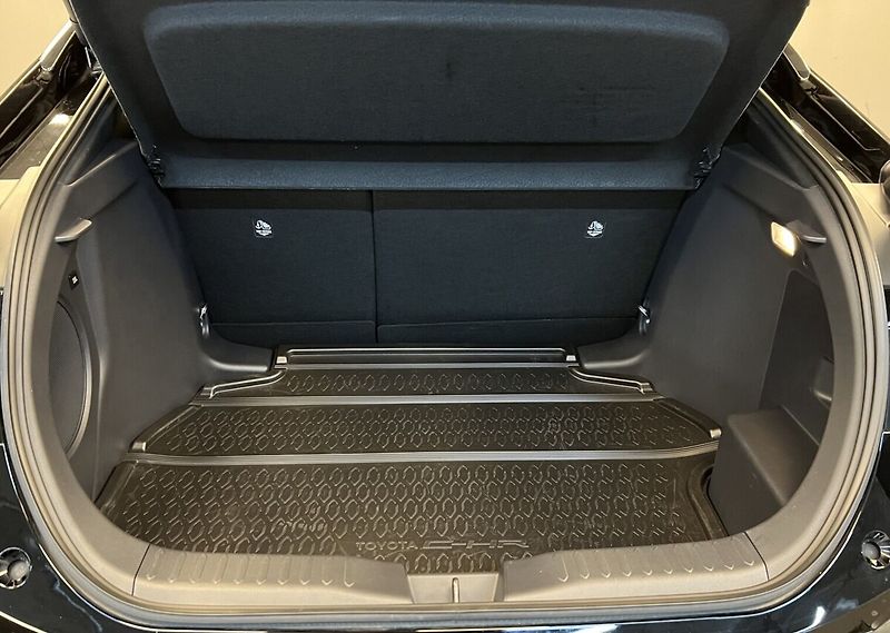 Toyota C-HR 2,0 HYBRID AT AWD EXECUTIVE PR - fotka 12 z 19