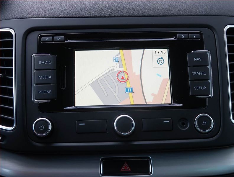 Volkswagen Sharan (2015) 2.0 TDI, Automat, 7 míst, Navi - fotka 16 z 29