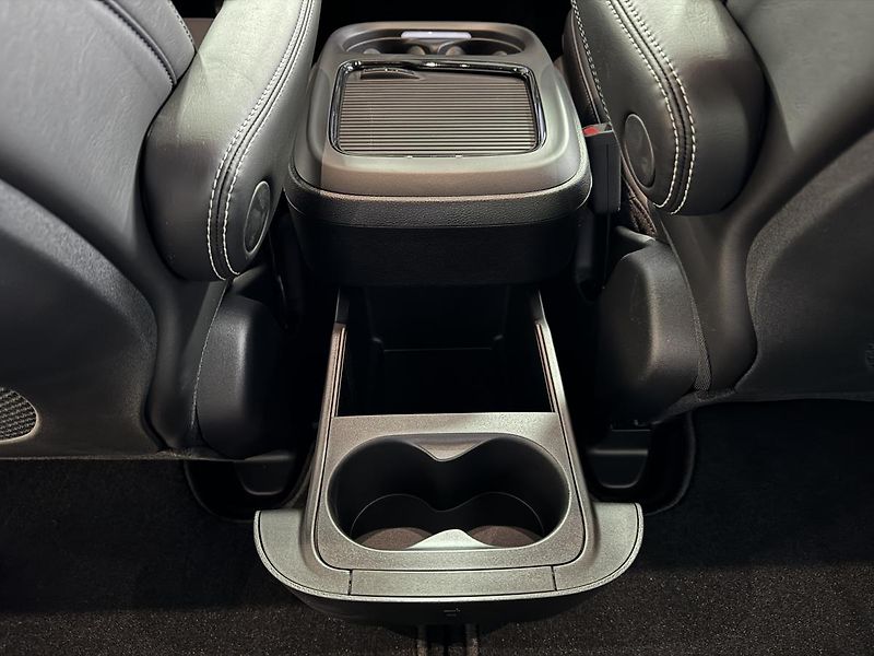 Chrysler Pacifica AWD Touring-L S-Appearance - fotka 46 z 55