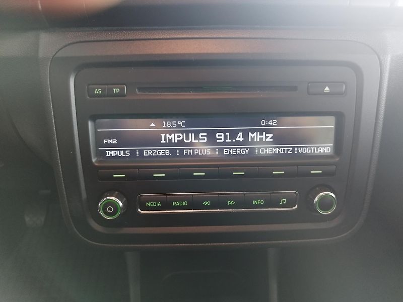 Škoda Fabia (2014) 1,2i 44KW KLIMA NOVÉ ROZVODY - fotka 22 z 23