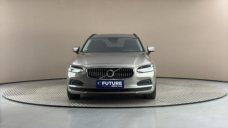 Volvo V90 2.0 B4 AUT Momentum Pro - fotka 3 z 30