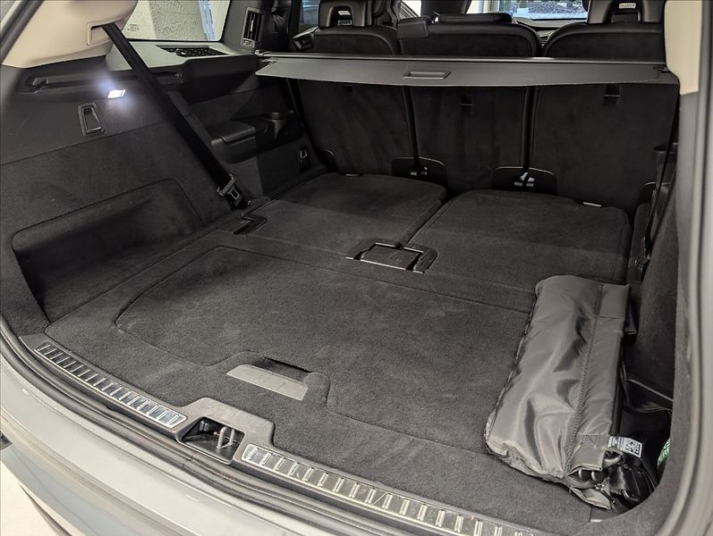 Volvo XC90 T8 Plus Dark Recharge AWD - fotka 35 z 39