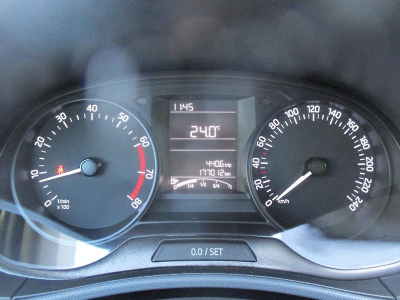 Škoda Fabia (2016) 1.2TSi ACT*BT+HF*L+Z PNEU - fotka 16 z 40