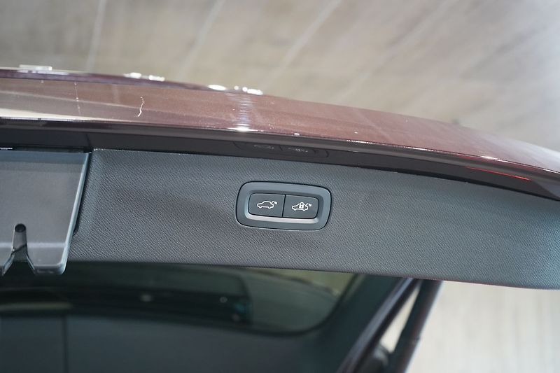 Volvo XC90 T8 PLUS Dark, Vzduch, 360° - fotka 15 z 49