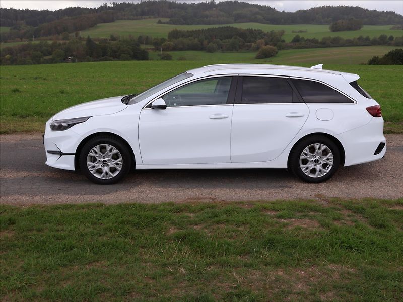 Kia Ceed 1,5 T-GDI 117kW DCT TOP DPH CZ - fotka 4 z 29