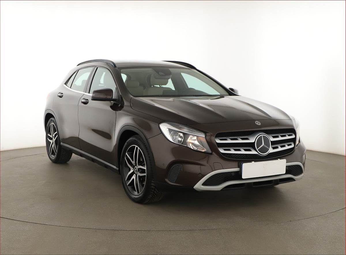 Mercedes-Benz GLA 200 d 4MATIC, 4X4