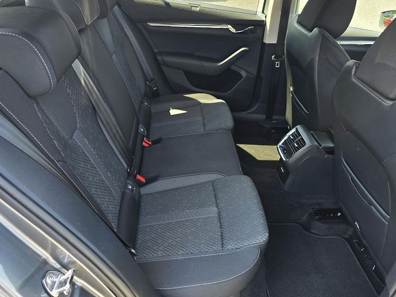 Škoda Octavia 2.0TDI 110KW DSG STYLE+ TZ. ČR - fotka 28 z 48