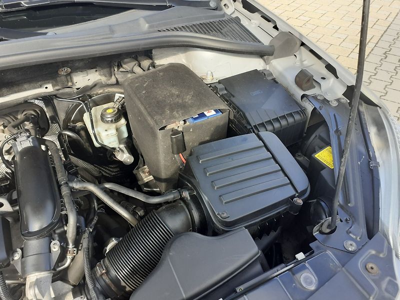 Škoda Yeti (2013) 1.2 TSI AMBIENTE - fotka 25 z 37