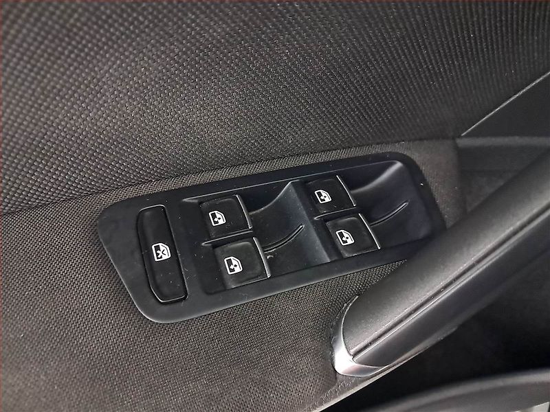 Volkswagen Golf (2016) 2.0 TDI GTD, Automat, Tempomat - fotka 19 z 19