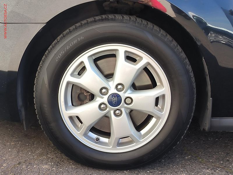 Ford Tourneo Connect (2015) 1.6TDCi MAXi, Titanium, navi - fotka 20 z 21