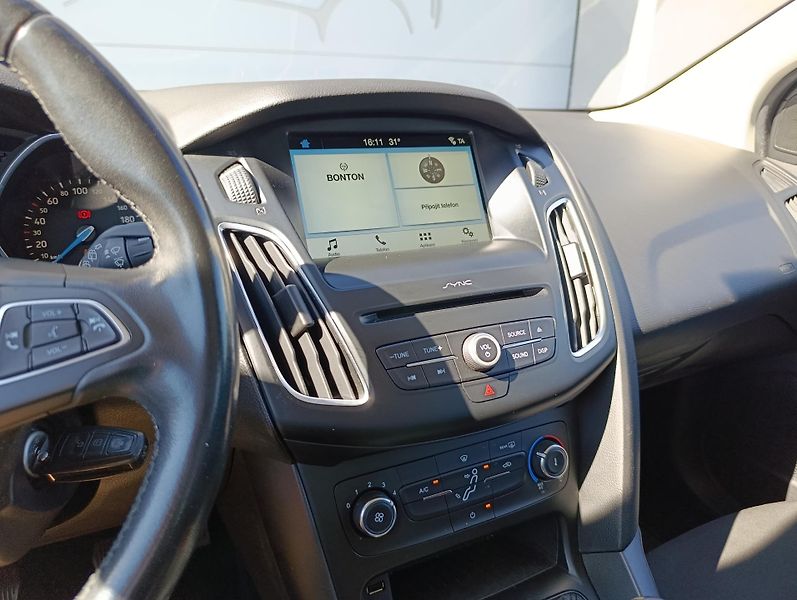 Ford Focus 1.0 ECOBOOST TREND ČR 1.MAJ  - fotka 19 z 27