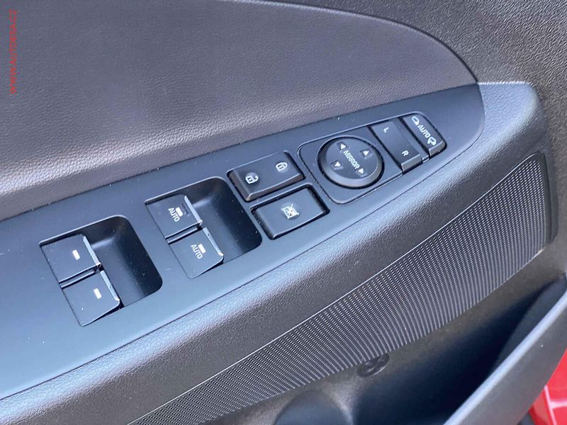 Hyundai Tucson (2018) 1.6T-GDi, 1.maj,ČR, Trikolor - fotka 11 z 18