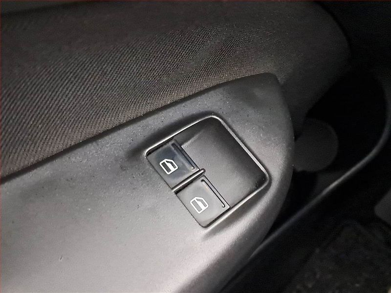 Škoda Octavia (2011) 1.6, po STK, oblíbený vůz - fotka 15 z 15