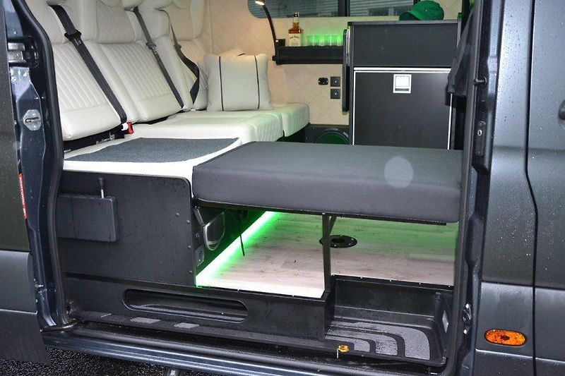 Mercedes-Benz Sprinter Sprinter 319  Camper V6 4x4 - fotka 61 z 86