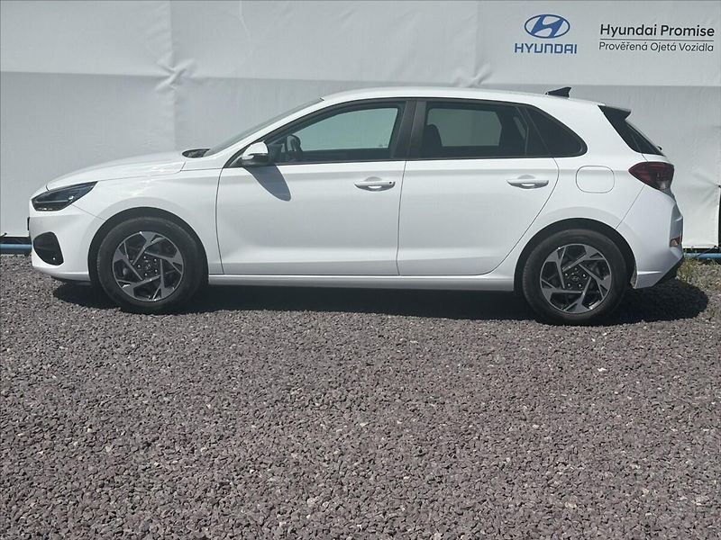 Hyundai i30 1,5 CVVT 71kW Family Climate - fotka 3 z 25