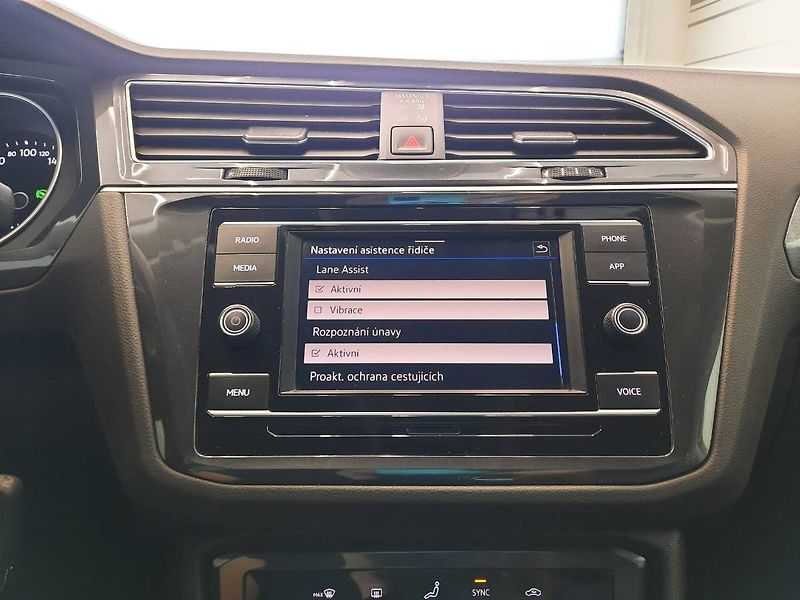 Volkswagen Tiguan (2022) Life 2.0 TSI 4Motion (140kW/19 - fotka 18 z 29