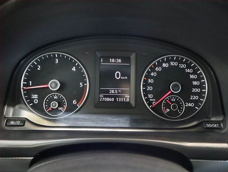 Volkswagen Touran (2013) 2.0 TDI, Navi, Tempomat - fotka 11 z 21