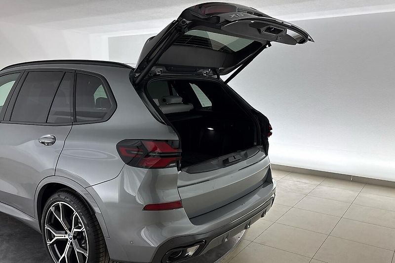BMW X5 xDrive30d - fotka 10 z 30