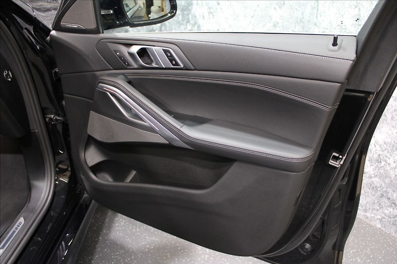 BMW X6 3,0 XDrive M paket, 1.majitel - fotka 11 z 38