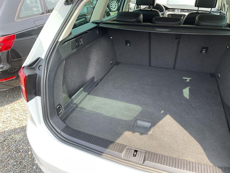 Volkswagen Passat 2.0TDi HIGHLINE NEHAV-DPH-ČR! - fotka 10 z 35