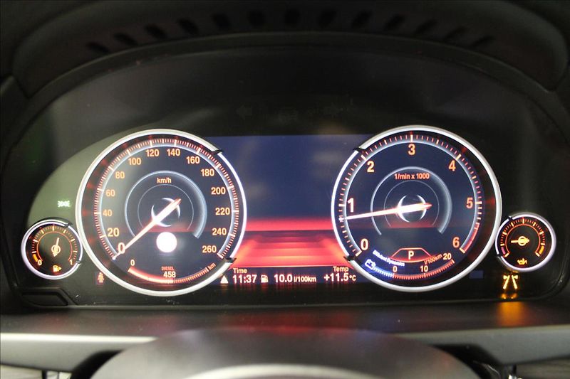 BMW X5 3,0 D 190kW M-paket DPH! - fotka 22 z 34