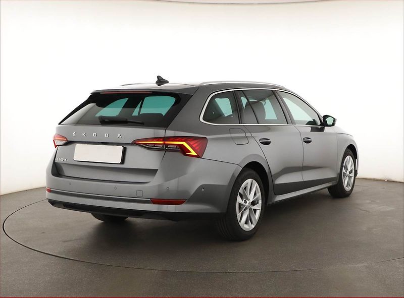 Škoda Octavia (2023) Style Plus 2.0 TDI - fotka 5 z 20