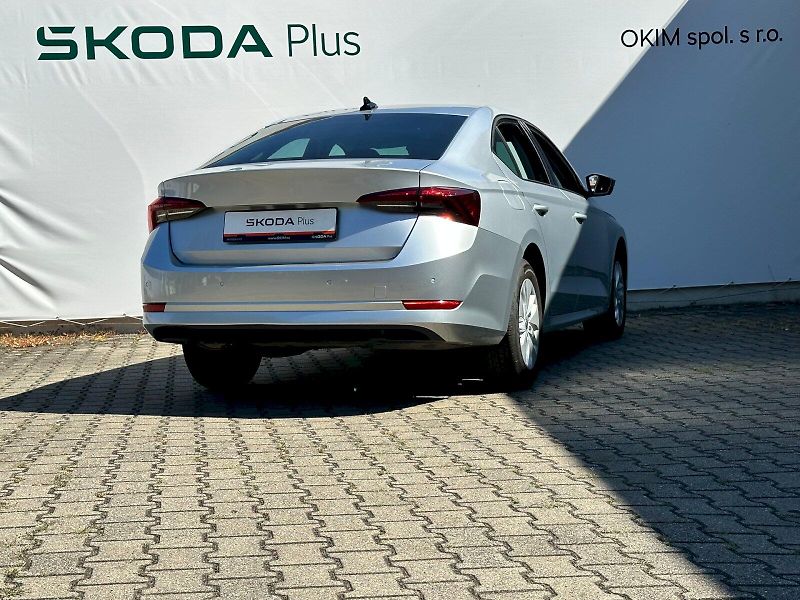 Škoda Octavia (2023) 2.0 TDI 85kW Ambition DSG - fotka 2 z 20
