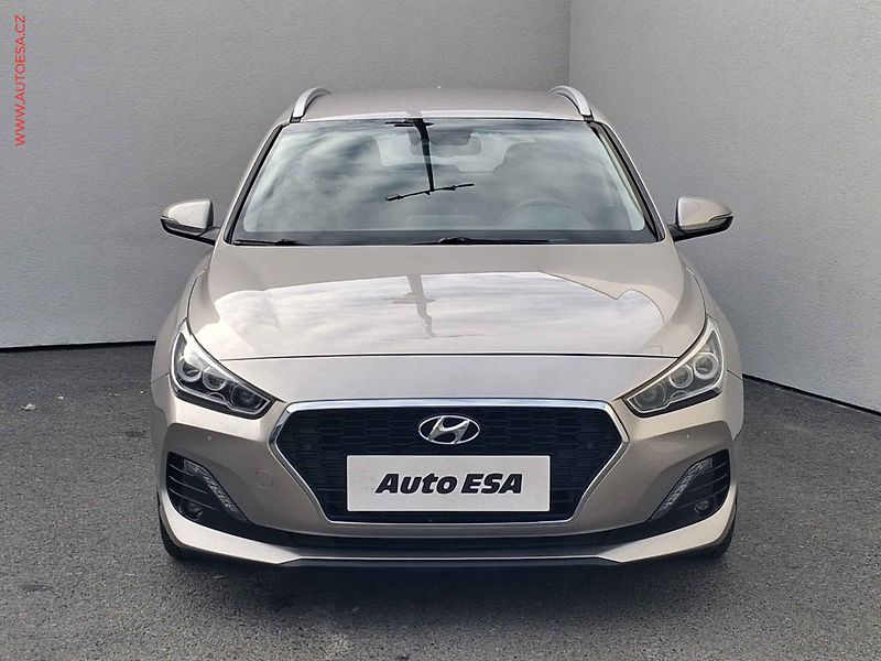 Hyundai i30 (2020) 1.0 T-GDi, 1.maj,ČR, Style - fotka 2 z 19