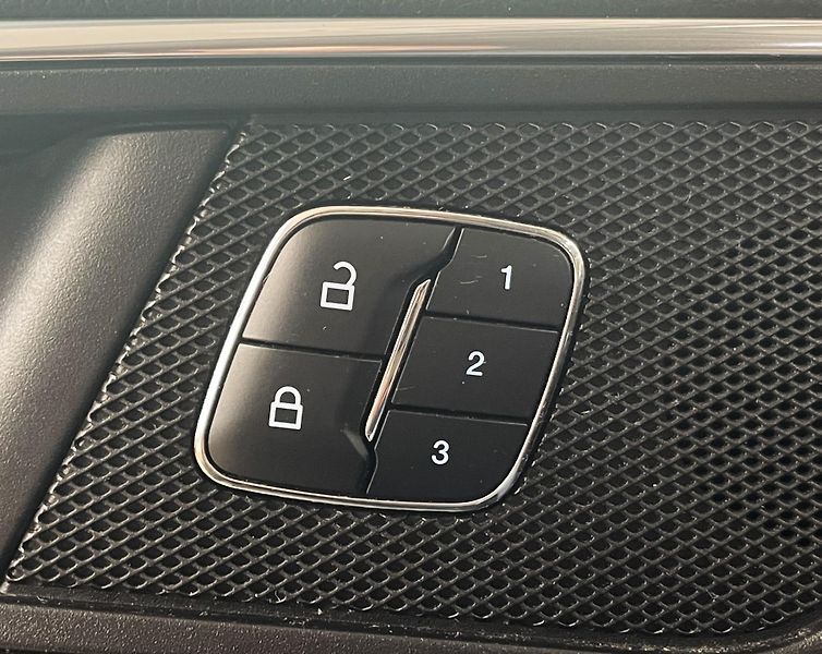 Ford S-MAX Titanium 132kW AT AWD, 7 MÍST - fotka 27 z 34