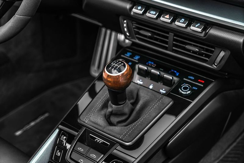Porsche 911 Carrera T Cabrio Sport Chrono - fotka 19 z 28