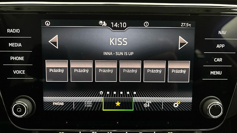 Škoda Superb 2.0 TDI DSG Style Combi - fotka 11 z 26